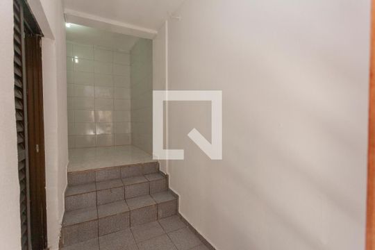 Corredor de casa para alugar com 1 quarto, 30m² em Vila Anhanguera, São Paulo