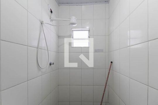 Banheiro de casa para alugar com 1 quarto, 28m² em Cidade Continental, São Paulo