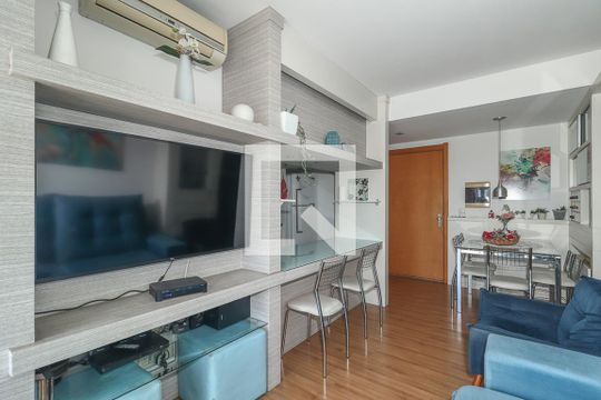 Sala de apartamento à venda com 2 quartos, 65m² em Jardim Europa, Porto Alegre