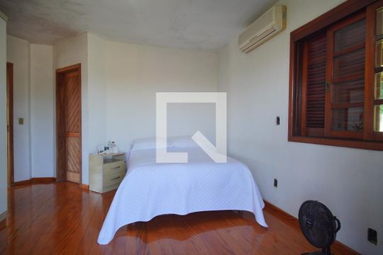Suíte de casa à venda com 4 quartos, 300m² em Scharlau, São Leopoldo
