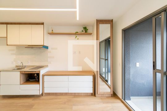 Sala/Quarto de kitnet/studio à venda com 1 quarto, 24m² em Vila Santa Catarina, São Paulo