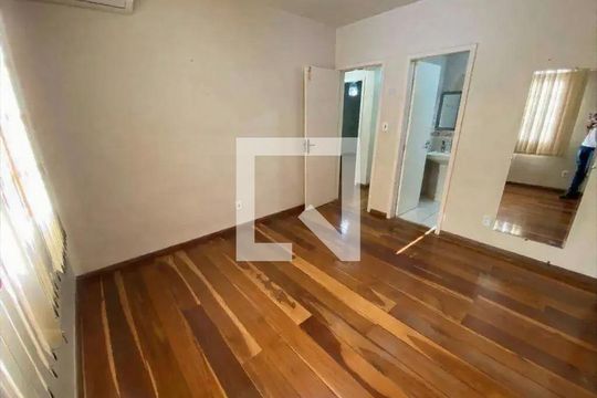Casa à venda com 4 quartos, 250m² em Santa Monica, Belo Horizonte
