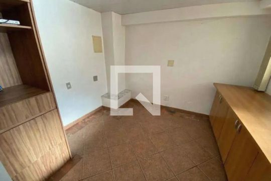 Casa à venda com 4 quartos, 250m² em Santa Monica, Belo Horizonte