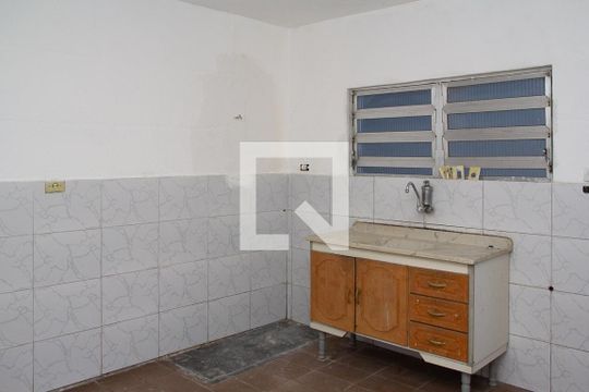 Sala/Cozinha de casa para alugar com 2 quartos, 125m² em Jardim Iva, São Paulo