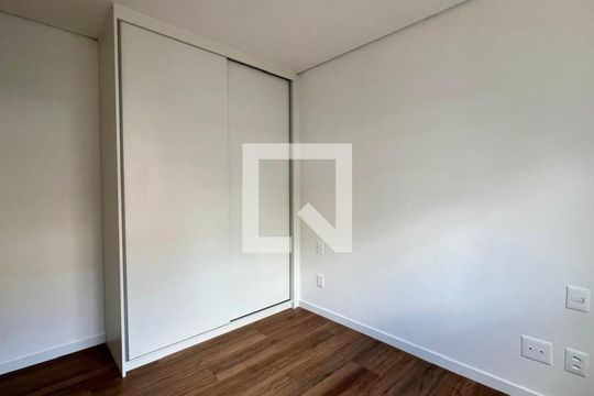 quarto  de apartamento para alugar com 2 quartos, 128m² em Santo Antônio, Belo Horizonte