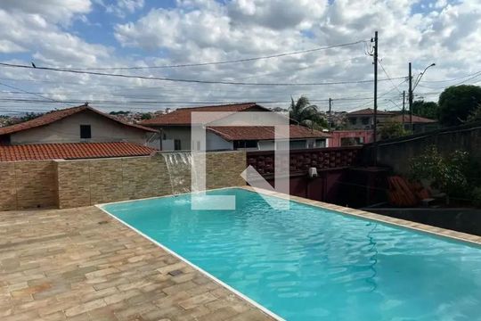Casa para alugar com 3 quartos, 285m² em Nacional, Contagem