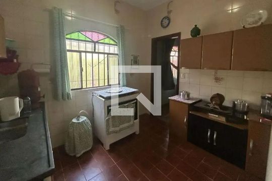 Casa para alugar com 3 quartos, 285m² em Nacional, Contagem