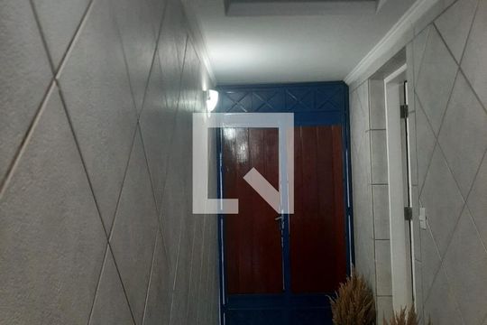 Área Externa de casa para alugar com 3 quartos, 135m² em Vila California, São Paulo
