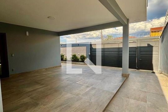 Área externa de casa à venda com 3 quartos, 420m² em Jardim Atlantico, Goiânia