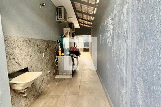 Área de serviço de casa à venda com 3 quartos, 420m² em Jardim Atlantico, Goiânia