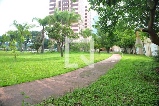 Pista de Caminhada / Área verde  de apartamento para alugar com 3 quartos, 70m² em Baeta Neves, São Bernardo do Campo