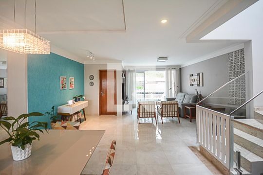 Sala de casa à venda com 3 quartos, 257m² em Parque Terra Nova Ii, São Bernardo do Campo
