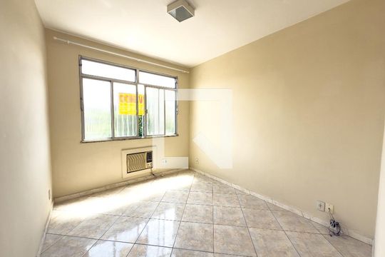 Quarto 1 de apartamento para alugar com 2 quartos, 71m² em Irajá, Rio de Janeiro