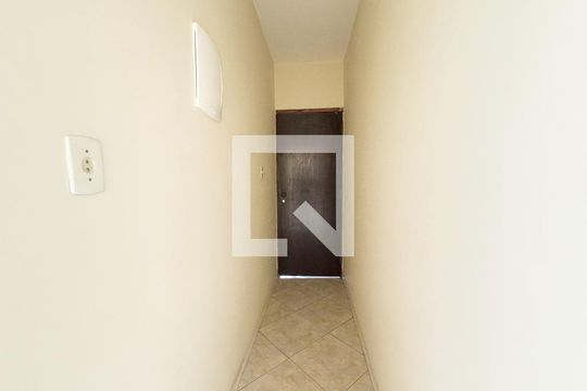 Sala Corredor  de apartamento para alugar com 2 quartos, 71m² em Irajá, Rio de Janeiro