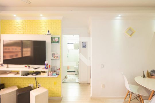 Sala de apartamento para alugar com 2 quartos, 47m² em Cosmos, Rio de Janeiro