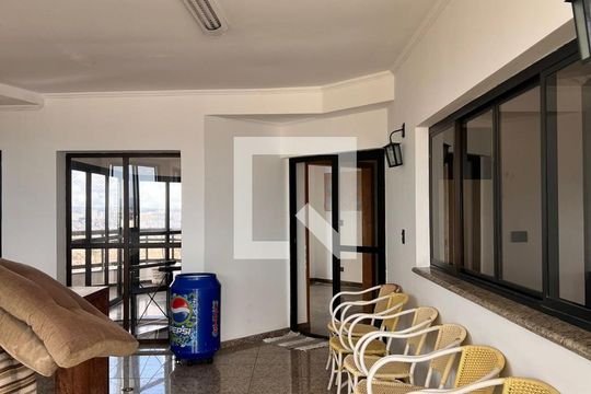 Apartamento à venda com 3 quartos, 270m² em Vila Jacuí, São Paulo