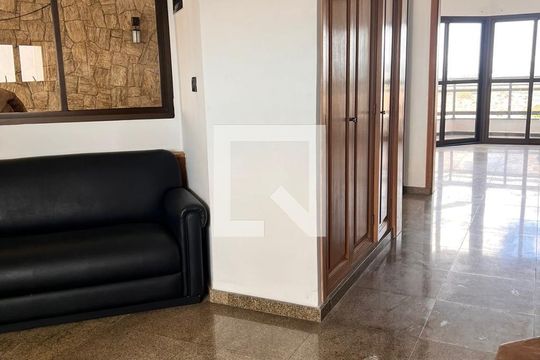 Apartamento à venda com 3 quartos, 270m² em Vila Jacuí, São Paulo