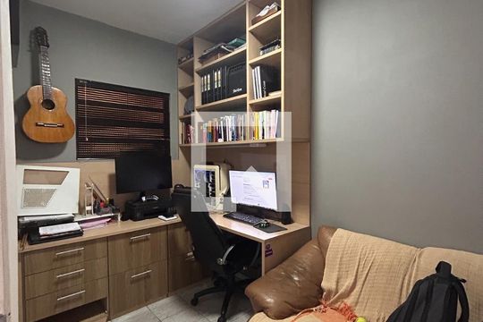 Quarto 2 de casa à venda com 3 quartos, 114m² em Parque Vitoria, São Paulo