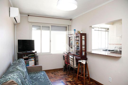 Sala de apartamento à venda com 1 quarto, 50m² em Centro Histórico, Porto Alegre