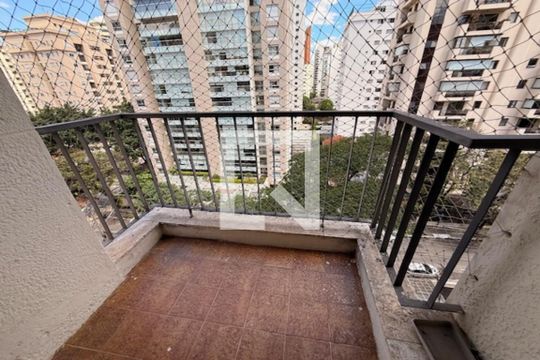 Apartamento para alugar com 4 quartos, 180m² em Moema, São Paulo