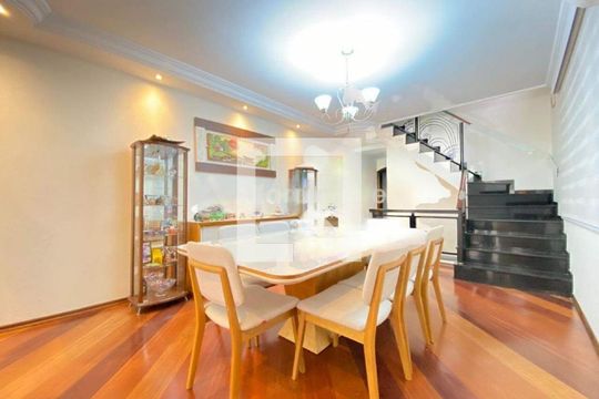 Casa à venda com 4 quartos, 300m² em Vila Costa Melo, São Paulo