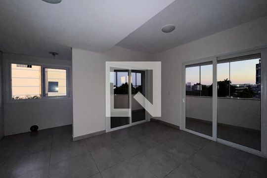 Apartamento para alugar com 2 quartos, 100m² em Scharlau, São Leopoldo