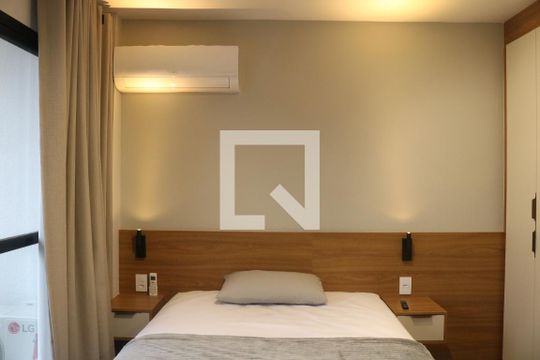 Quarto de kitnet/studio para alugar com 1 quarto, 26m² em Barra Funda, São Paulo