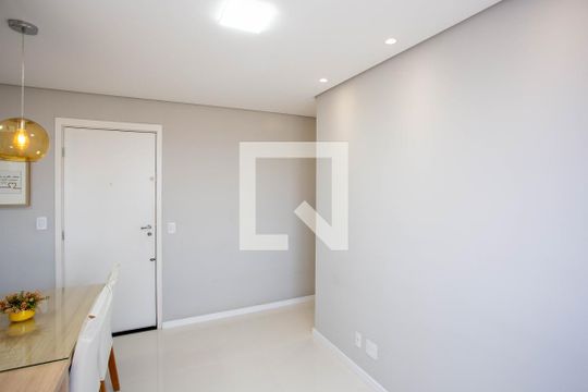 Sala de apartamento à venda com 2 quartos, 42m² em Campanário, Diadema