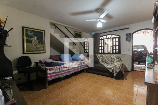 Sala de casa à venda com 4 quartos, 120m² em Itaquera, São Paulo