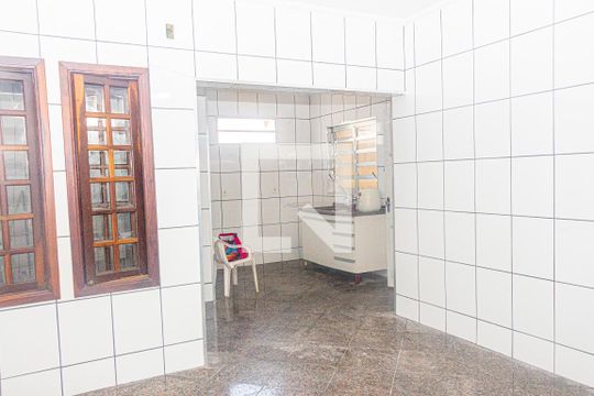 Cozinha de casa para alugar com 3 quartos, 220m² em Vila Gea, São Paulo