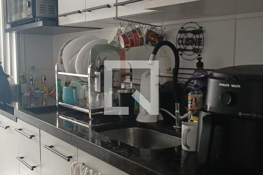 Cozinha de apartamento à venda com 2 quartos, 60m² em Badu, Niterói