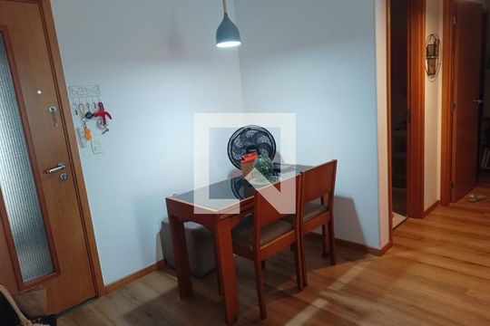 Sala de apartamento à venda com 2 quartos, 60m² em Badu, Niterói