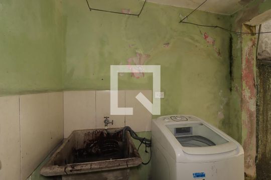 Área de Serviço de casa à venda com 2 quartos, 125m² em Vila Helena, Santo André