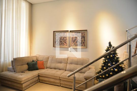 Sala de casa à venda com 4 quartos, 223m² em Santa Terezinha, Santo André