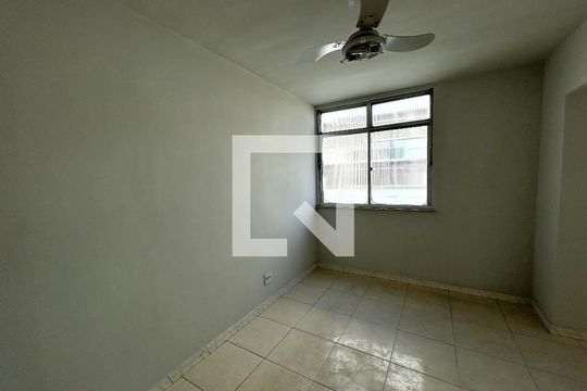 Sala de apartamento para alugar com 2 quartos, 60m² em Todos Os Santos, Rio de Janeiro