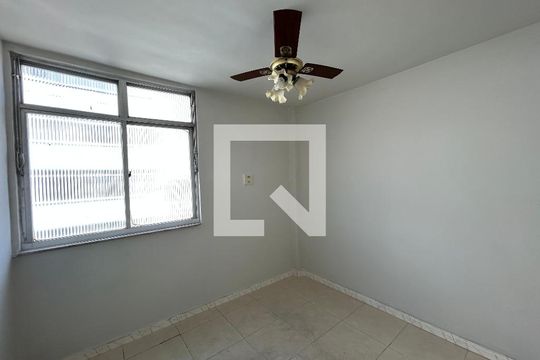 Quarto 1 de apartamento para alugar com 2 quartos, 60m² em Todos Os Santos, Rio de Janeiro