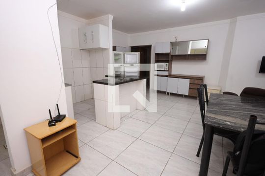 Sala/Cozinha de casa de condomínio para alugar com 2 quartos, 70m² em Setor Bueno, Goiânia