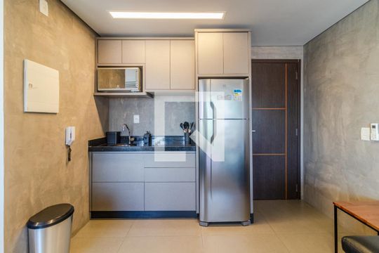 Studio de kitnet/studio para alugar com 1 quarto, 30m² em Pinheiros, São Paulo