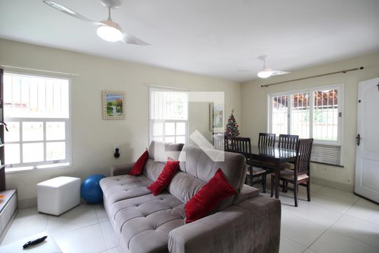 Sala de casa de condomínio à venda com 4 quartos, 194m² em Taquara, Rio de Janeiro
