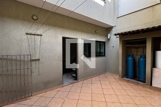 Quintal - Area de Serviço de casa para alugar com 5 quartos, 343m² em Vila Marina, Santo André
