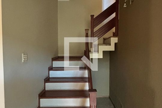 Escada de casa à venda com 5 quartos, 343m² em Vila Marina, Santo André