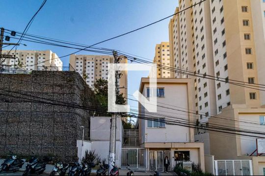 Fachada e portaria de apartamento à venda com 2 quartos, 33m² em Jardim Celeste, São Paulo