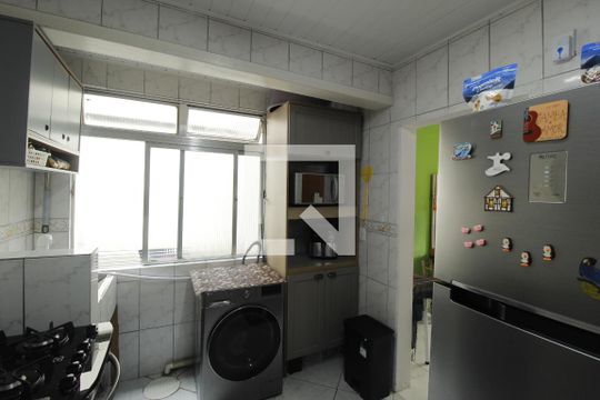 Cozinha de apartamento à venda com 2 quartos, 54m² em Vila Ipiranga, Porto Alegre