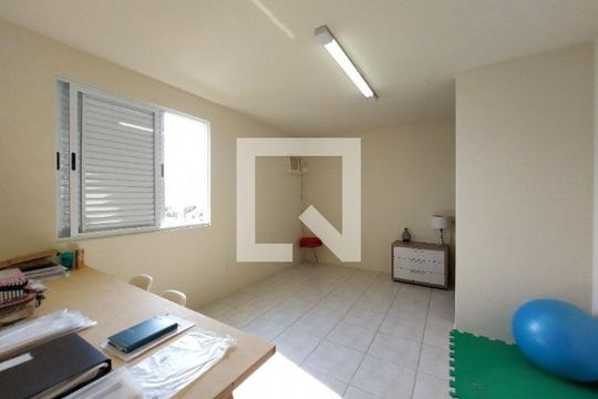 Casa para alugar com 3 quartos, 162m² em Coqueiros, Florianópolis