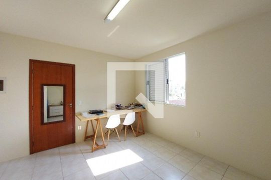 Casa para alugar com 3 quartos, 162m² em Coqueiros, Florianópolis