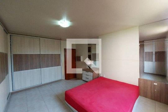 Casa para alugar com 3 quartos, 162m² em Coqueiros, Florianópolis