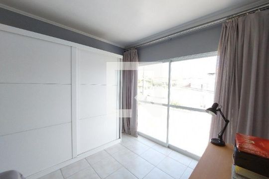 Casa para alugar com 3 quartos, 162m² em Coqueiros, Florianópolis