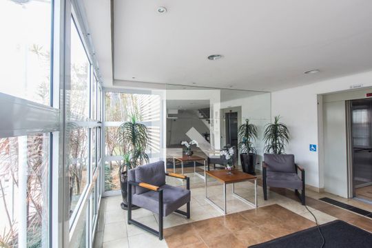 Entrada de apartamento à venda com 3 quartos, 70m² em Jardim Iracema, Barueri