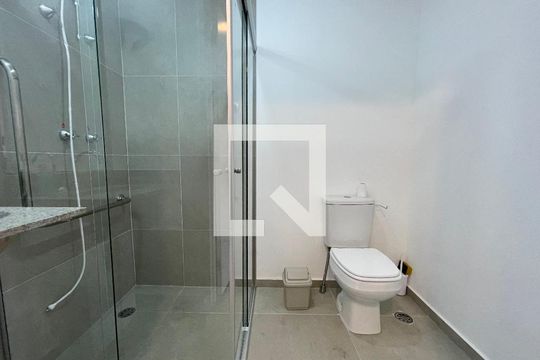 Banheiro de kitnet/studio à venda com 1 quarto, 36m² em Butantã, São Paulo