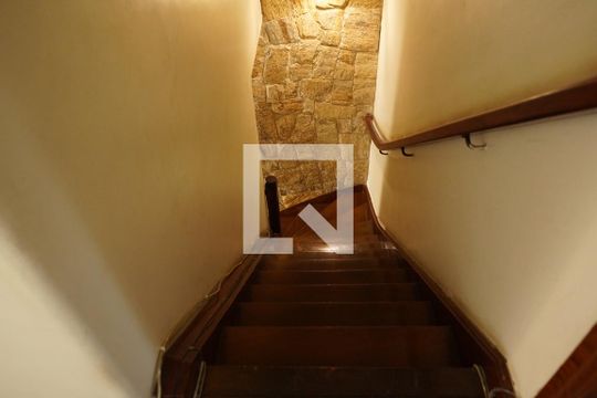 Escada de casa à venda com 3 quartos, 150m² em Mooca, São Paulo